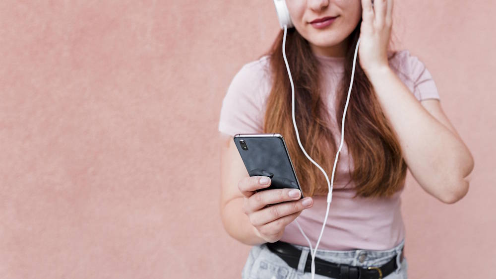 В Пермском крае резко вырос спрос на проводные наушники в ретро-стиле