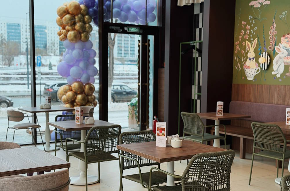 Напротив Театра-Театра открылась кондитерская сети «Виолет»