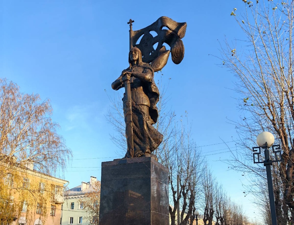 В Перми установили семиметровый памятник Александру Невскому