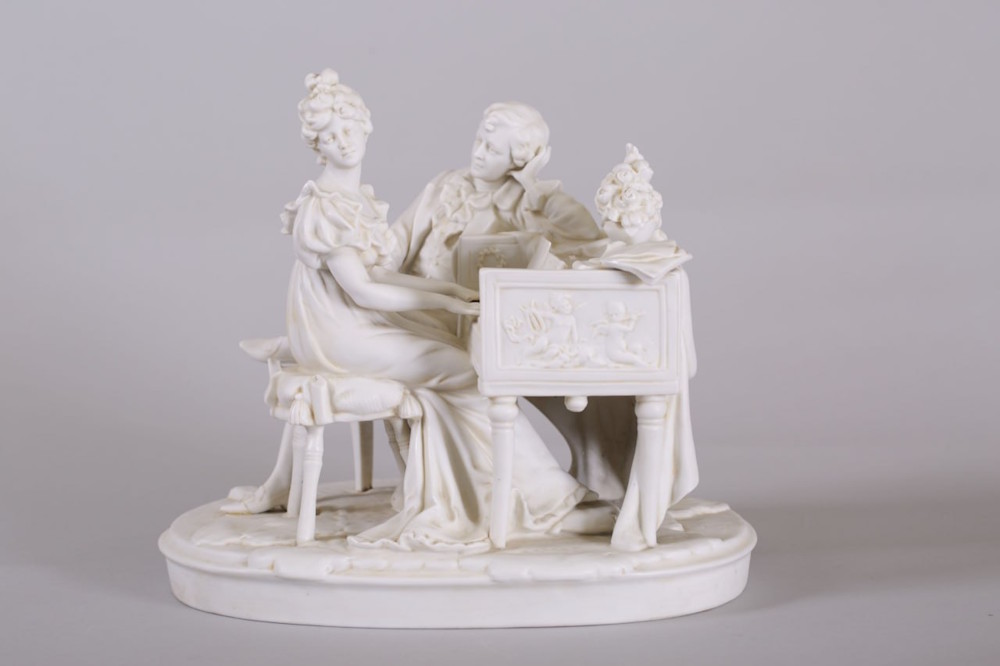 На первой выставке в новом здании галереи представят 170 экспонатов