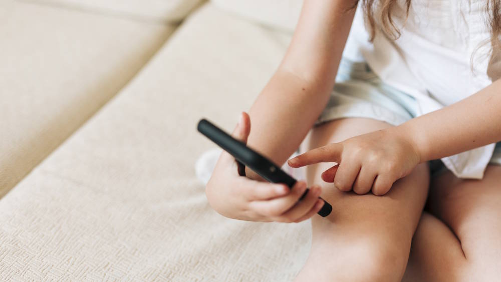 Какие особенности нужно учитывать при выборе телефона для ребенка